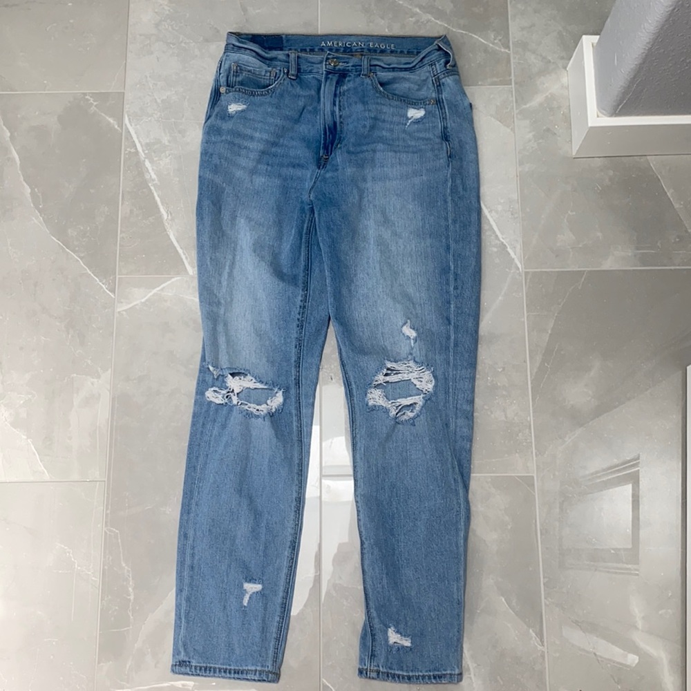American Eagle Size 6 Mom Jean